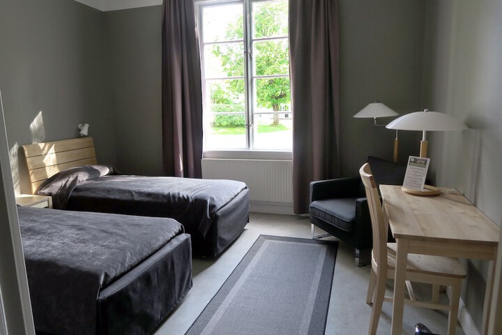Room 3 of 31