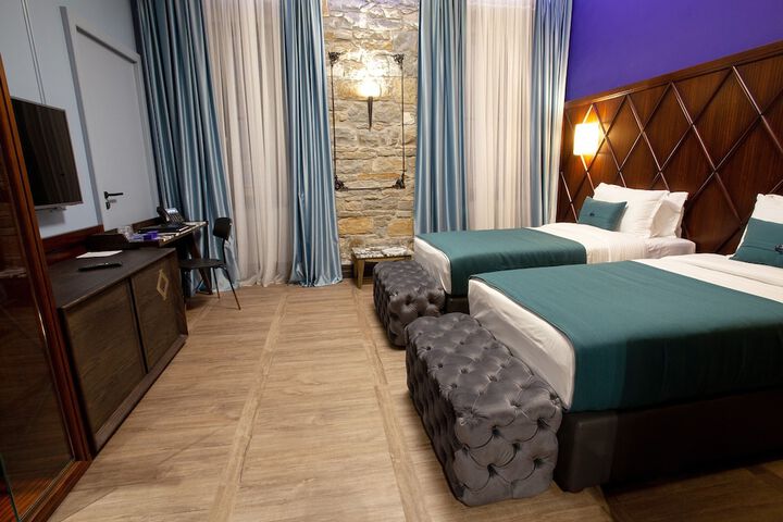 Room 12 of 46