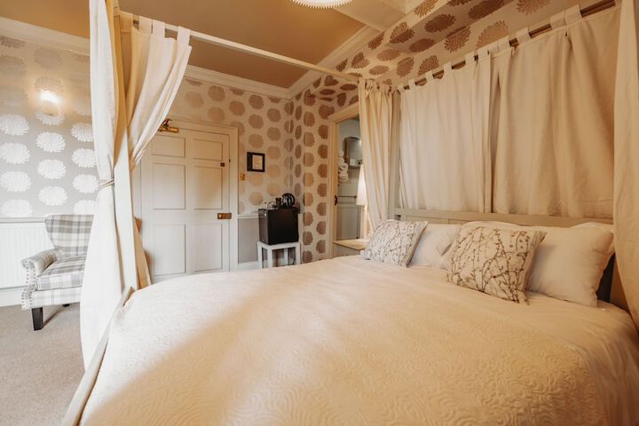 Room 13 of 46