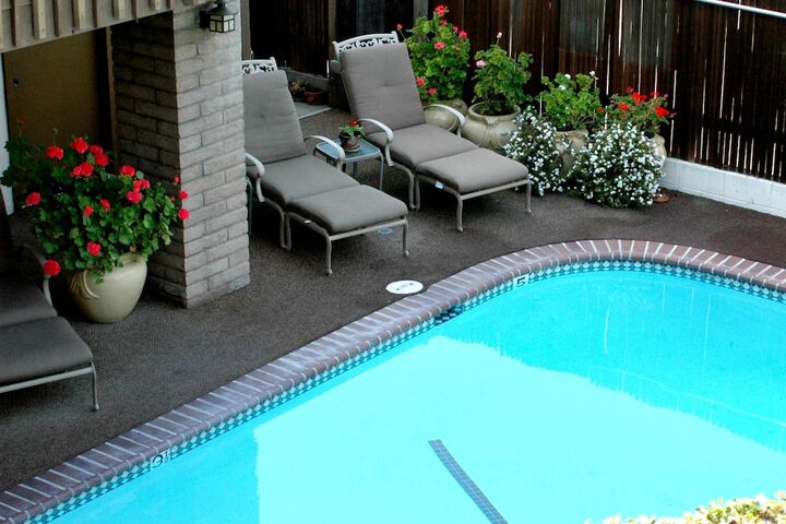 Pool 43 of 62