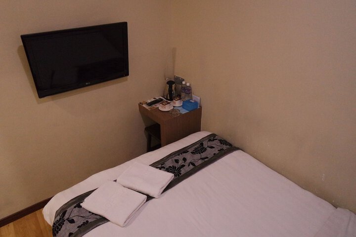 Room 4 of 23