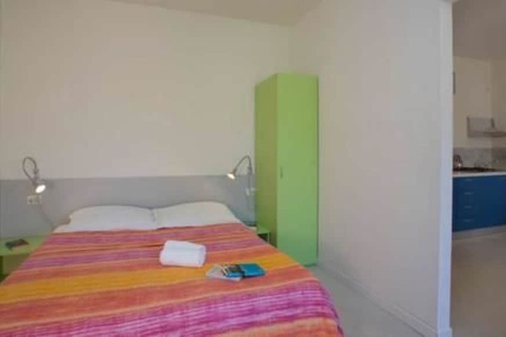 Room 8 of 52