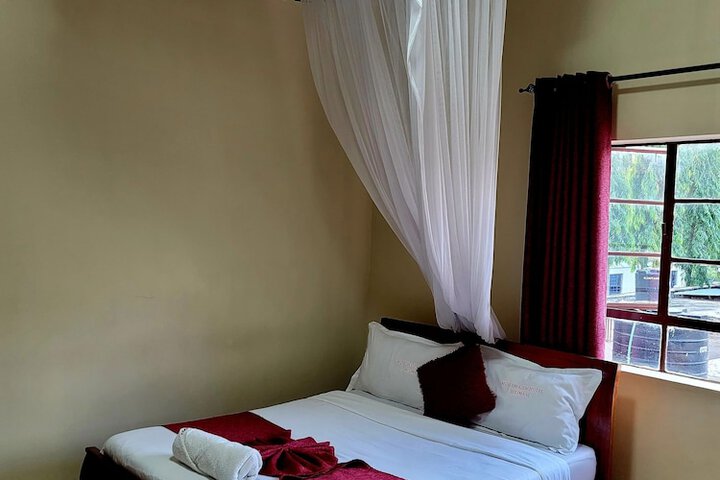 Room 9 of 28