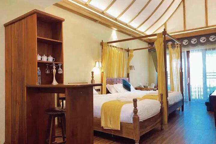 Room 4 of 72