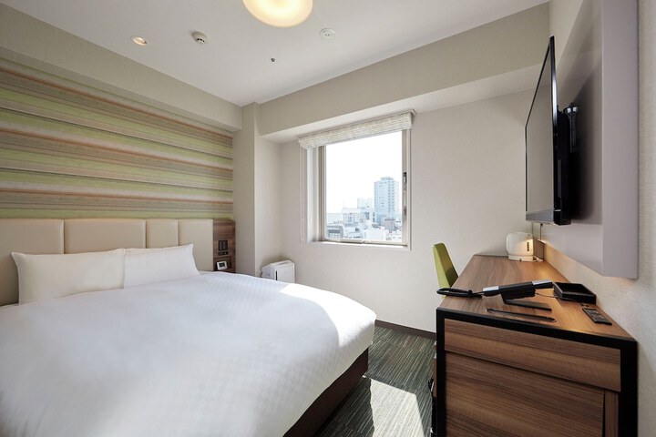 Room 8 of 63