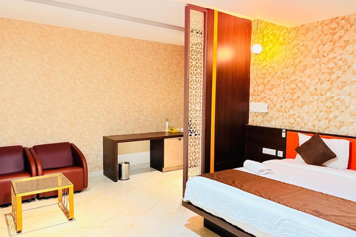Room 28 of 38