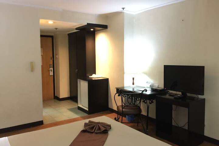 Room 5 of 90