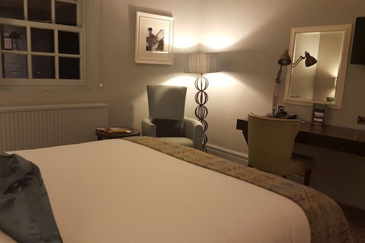 Room 9 of 108