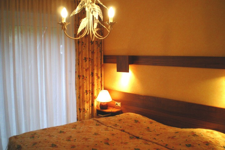 Room 4 of 35
