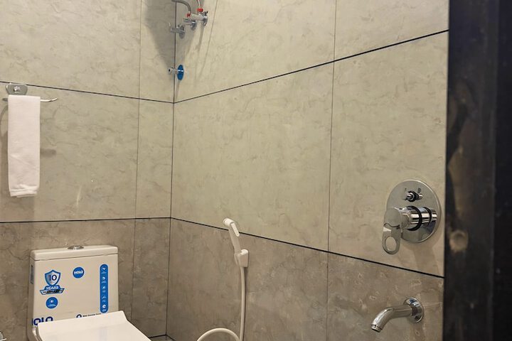 Room 15 of 16