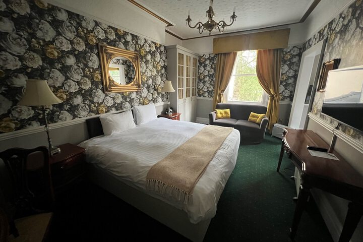 Room 10 of 49