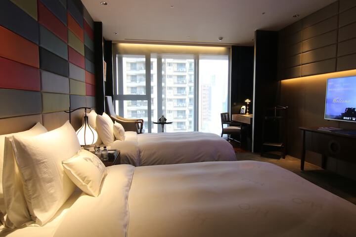 Room 12 of 49