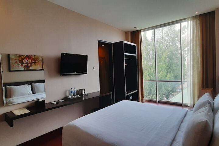 Room 8 of 55