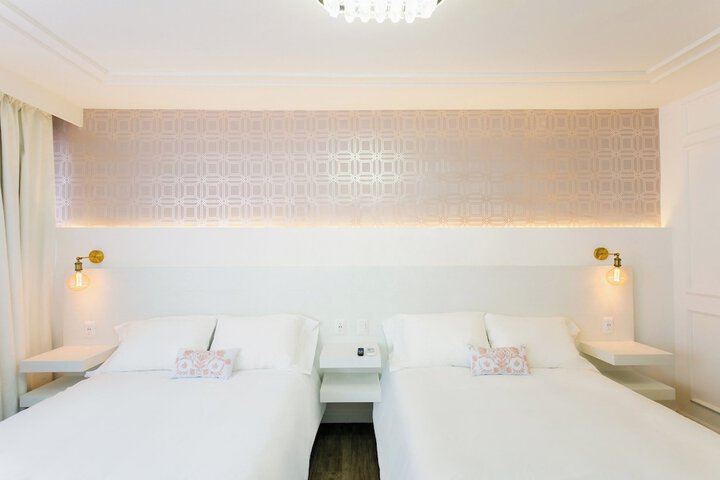 Room 30 of 50