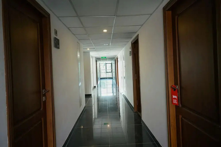 Room 9 of 13
