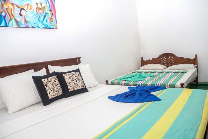 Room 2 of 27