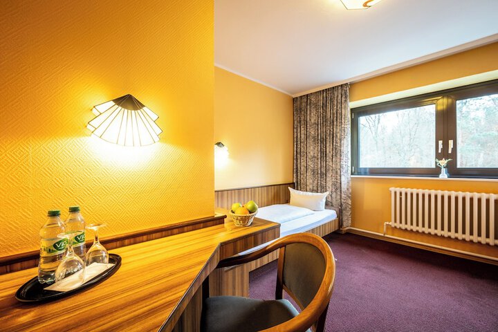 Room 34 of 74