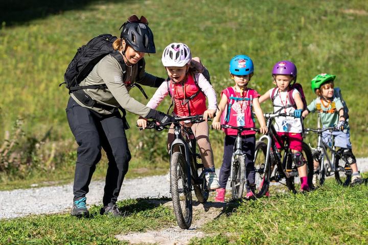Childrens Activities 82 of 128