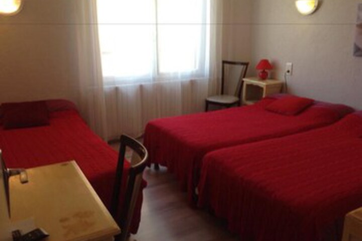 Room 6 of 13