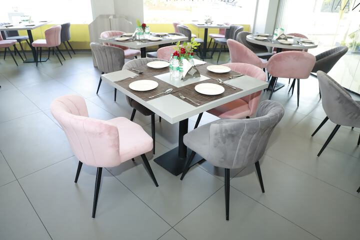 Dining 74 of 83