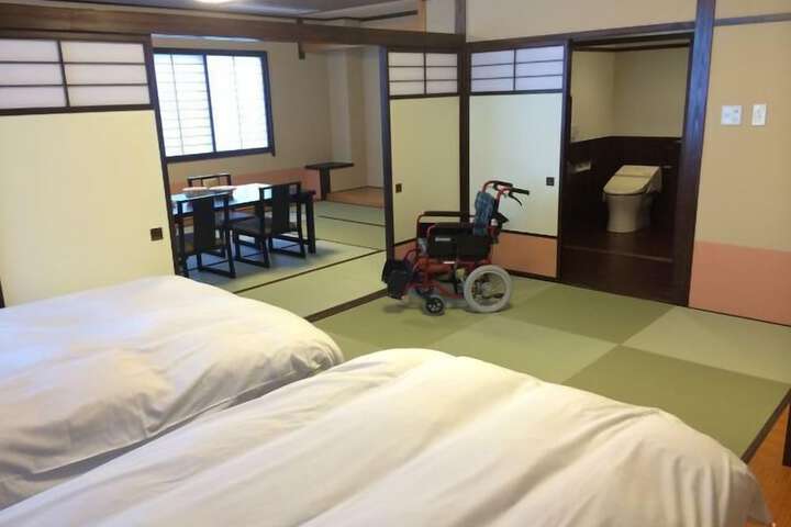 Room 2 of 31