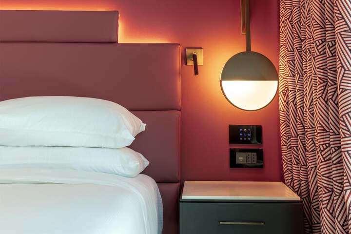 Room 42 of 147
