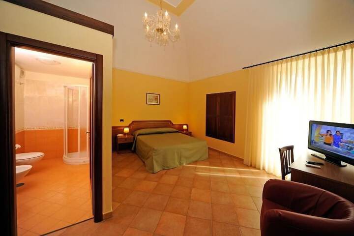 Room 6 of 23