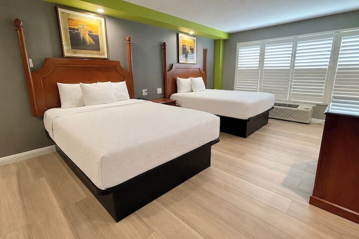 Room 15 of 18