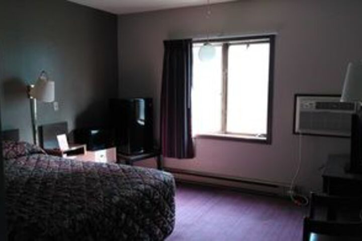 Room 4 of 6