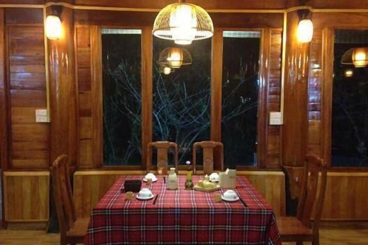 Dining 22 of 43