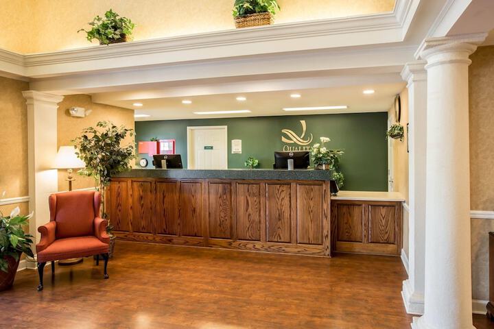 Hotel Lobby