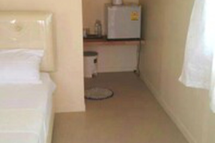 Room 2 of 42