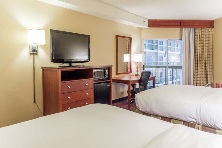 2 Queen Beds (2 of 17)