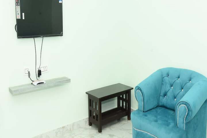 Room 4 of 50