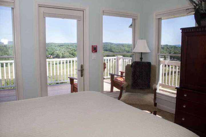 Hotel Exterior 38 of 39