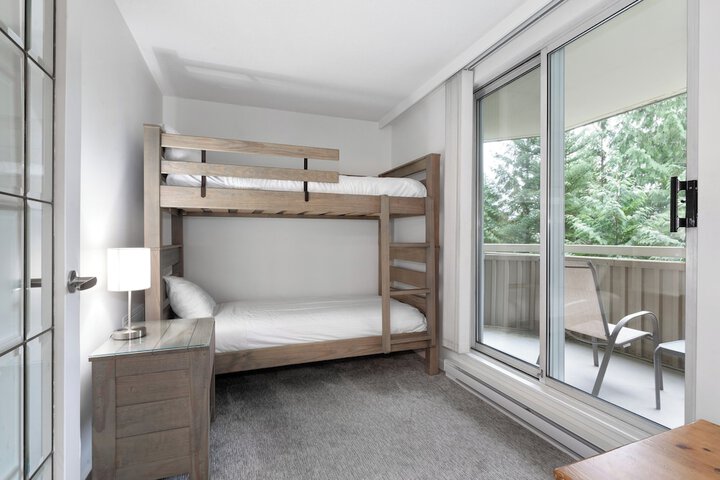 Room 25 of 266