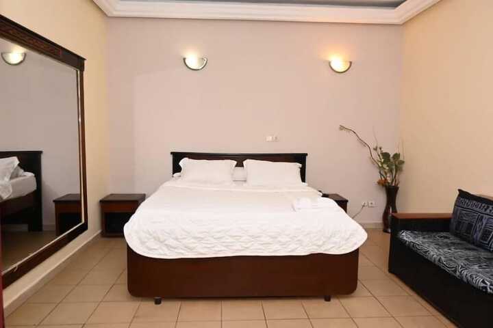 Room 8 of 24