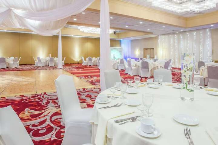 Ballroom/Hall 16 of 16