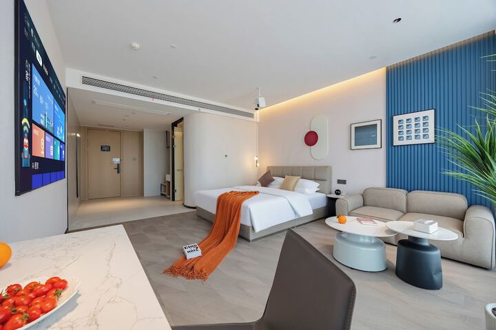 Room 25 of 60