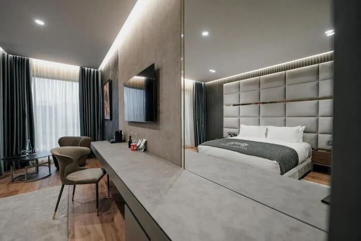 Room 25 of 52