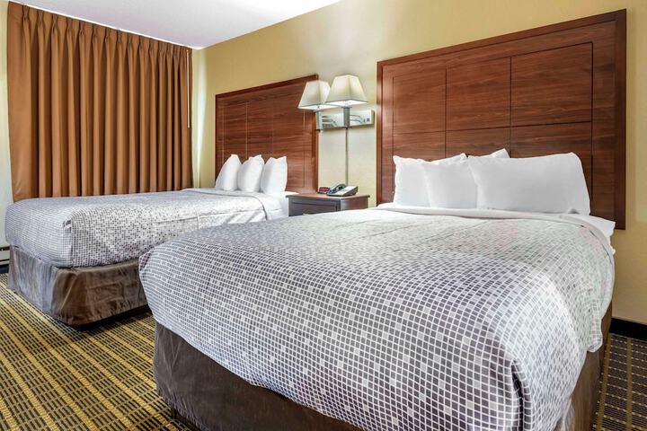 Double Bed Accessible (17 of 19)