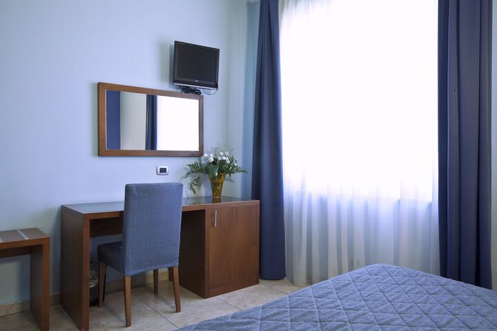 Room 8 of 64