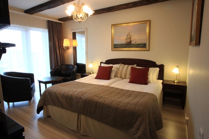 Room 13 of 44