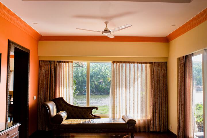 Room 3 of 7