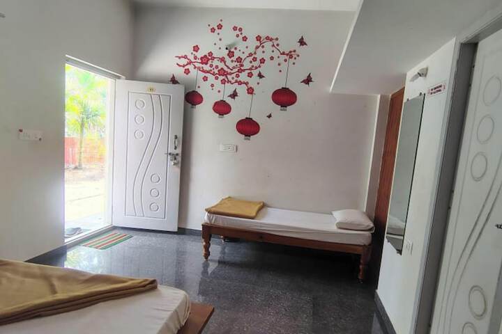 Room 2 of 6