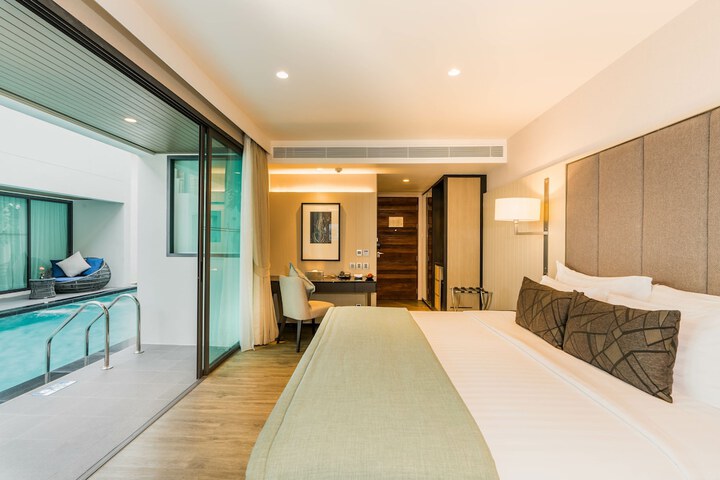 Room 8 of 61