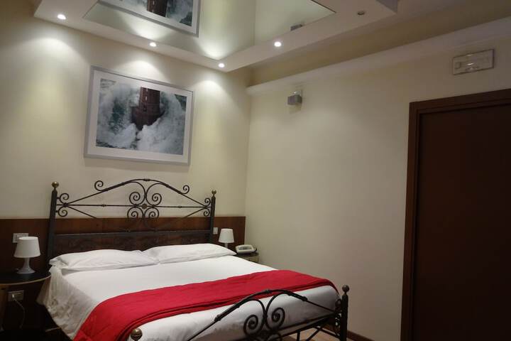 Room 9 of 14