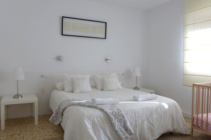 Room 2 of 93
