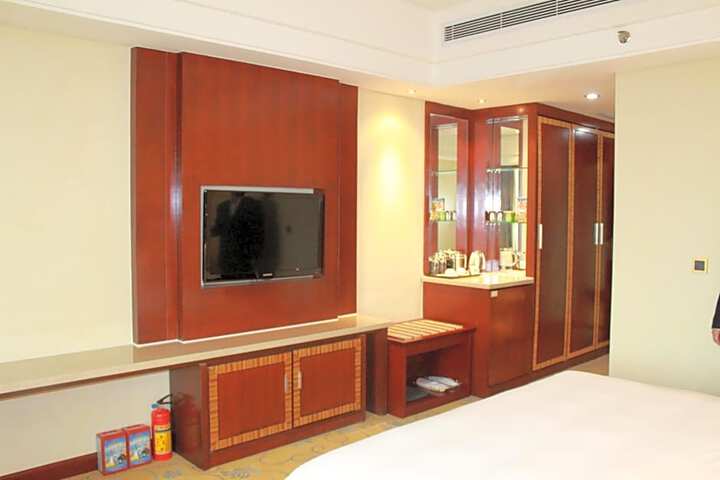 Hotel Suite Photo