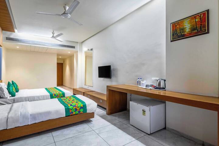 Room 9 of 36